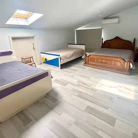 דירה Spacious 1 Bedroom With An Attic Bedroom Strovolos