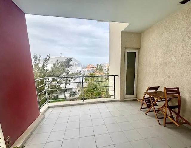 דירה Spacious 1 Bedroom With An Attic Bedroom *