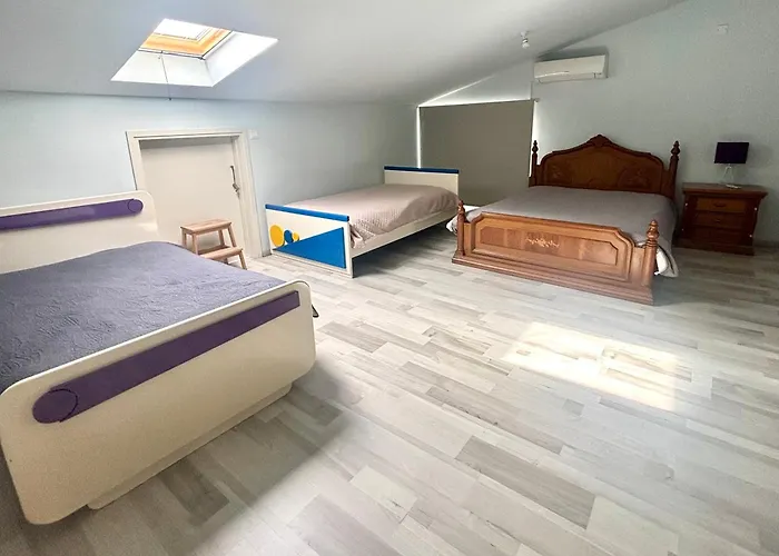 Apartment Spacious 1 Bedroom With An Attic Bedroom Strovolos